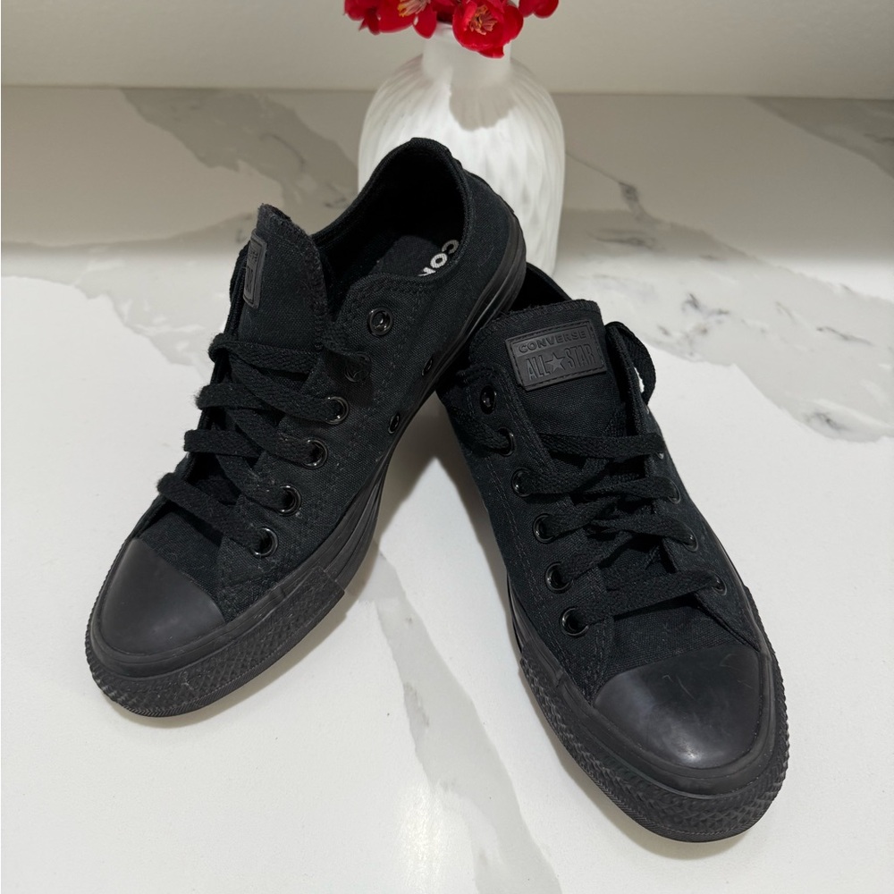 Converse Chuck Taylor - Black/Black, Size 5M